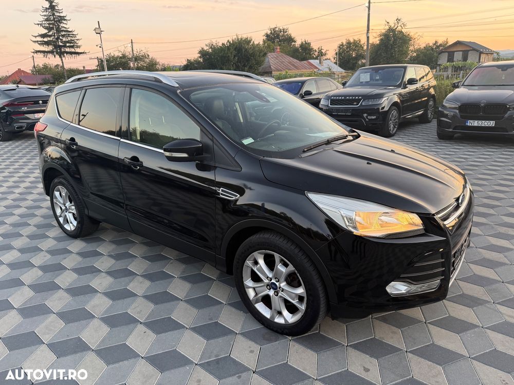 Ford Kuga 2.0 TDCi Powershift 4WD Titanium - 4