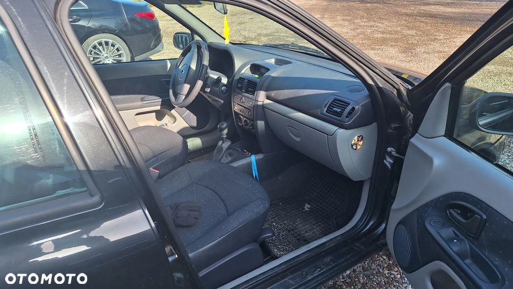 Renault Clio 1.2 16V Expression - 3