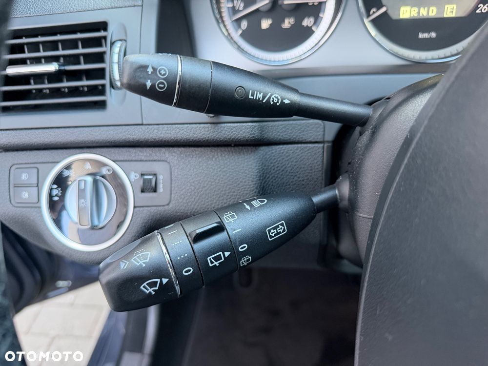 Mercedes-Benz Klasa C 250 CGI Automatik BlueEFFICIENCY Avantgarde - 21