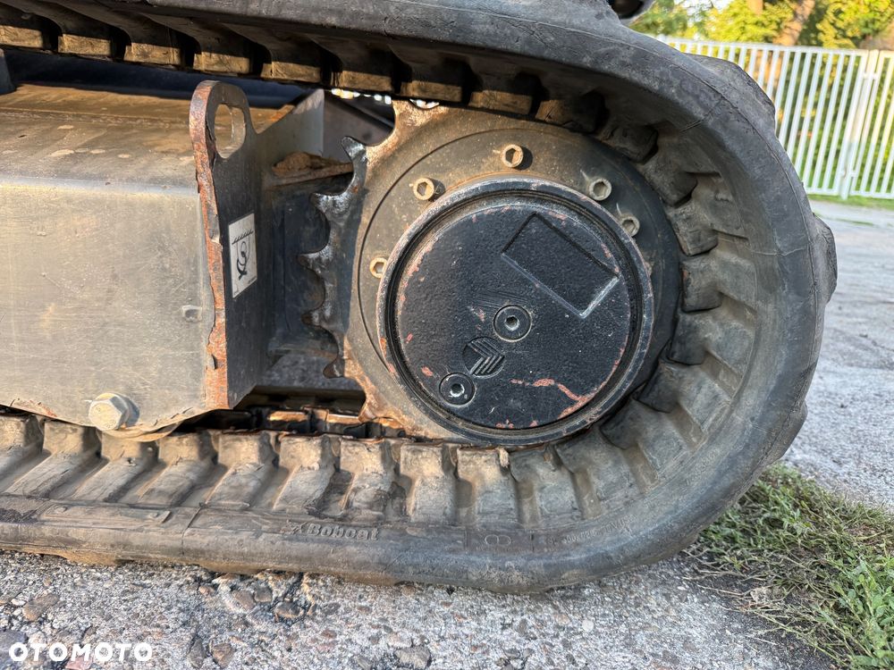 Bobcat Minikoparka E27z - 22