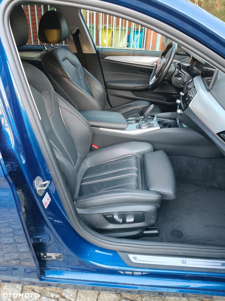 BMW Seria 5 520d xDrive Luxury Line sport - 10