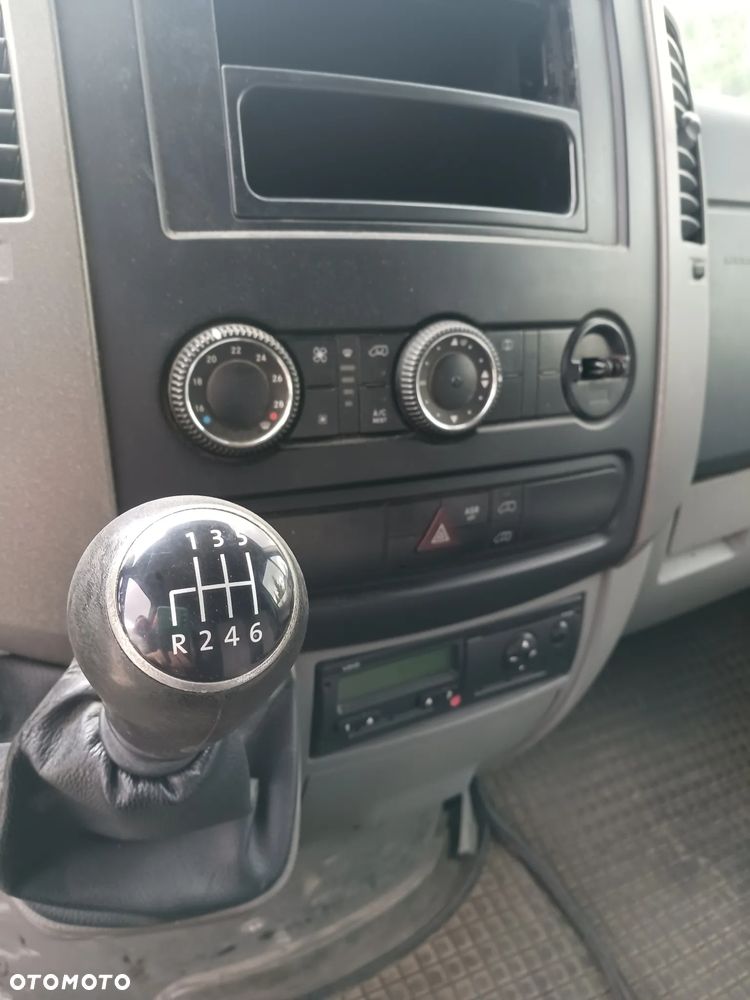 Volkswagen CRAFTER 2012r Blaszak średniak Furgon 2.0 TDI 140 KM KLIMA - 12