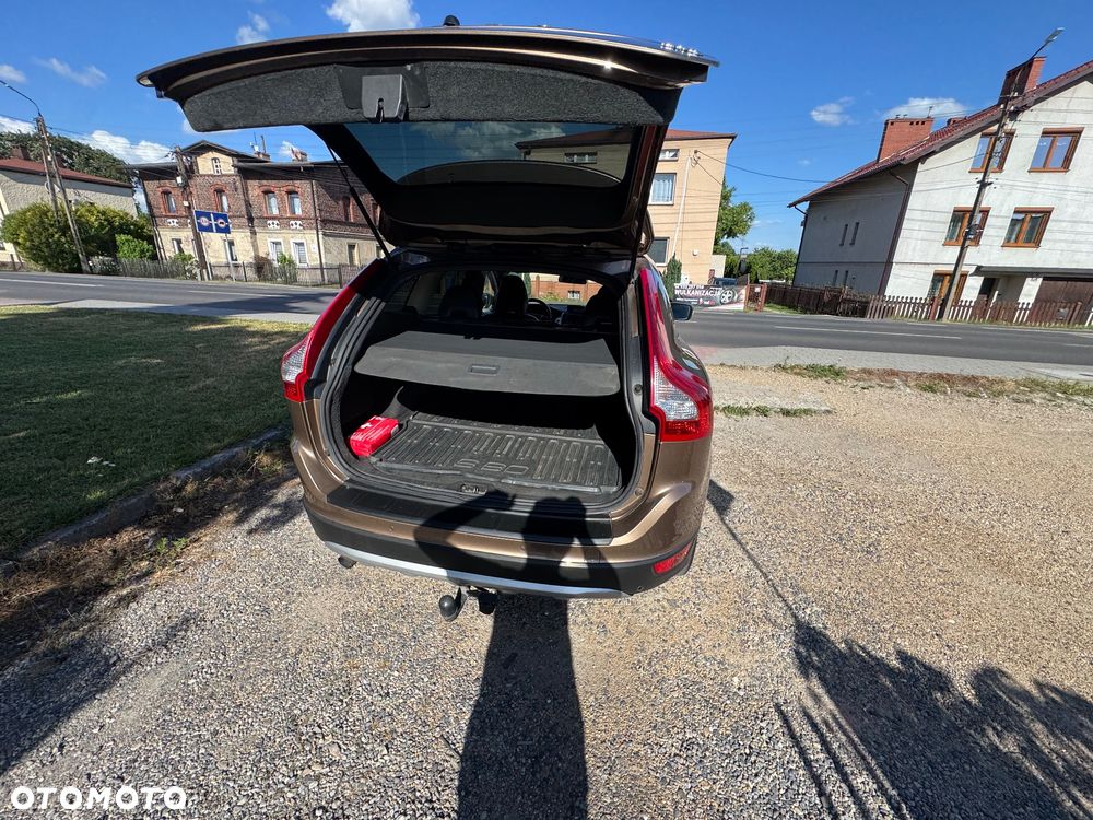 Volvo XC 60 D5 AWD Momentum - 8