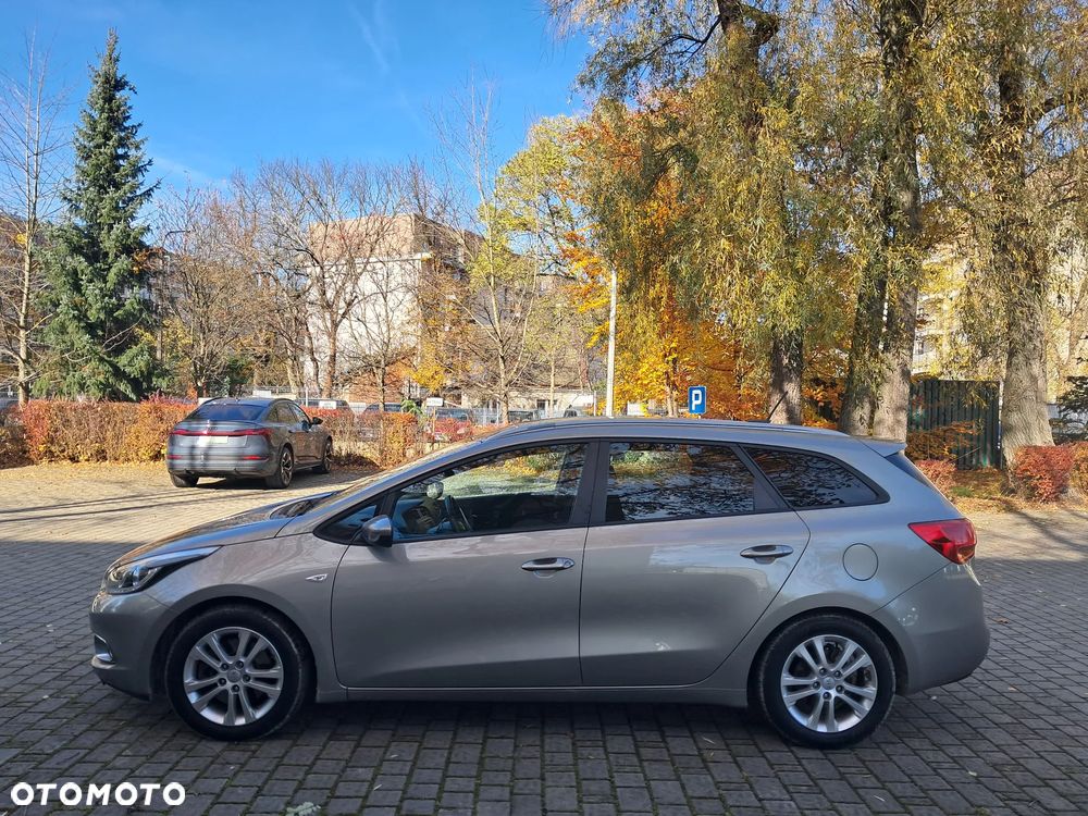 Kia Ceed Cee'd 1.6 GDI Business Line - 8