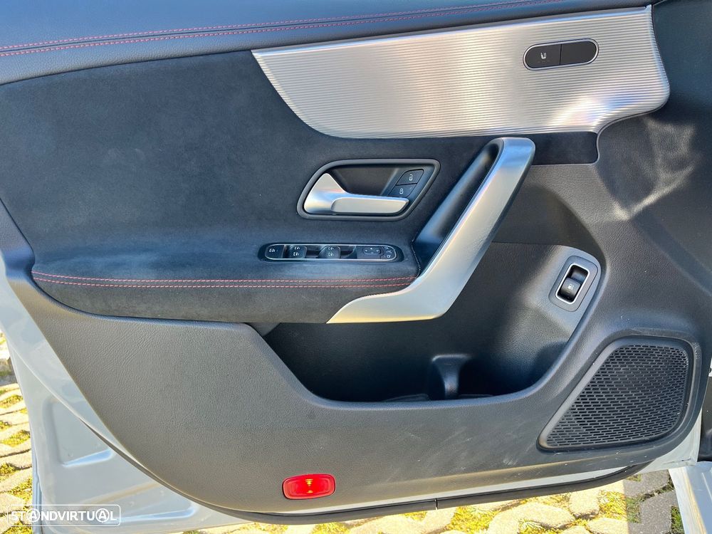 Mercedes-Benz CLA 250 - 12