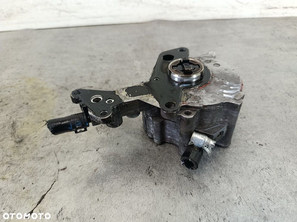 POMPA VACUM VW TOURAN I 038145209C BOSCH 1.9 TDI - 2