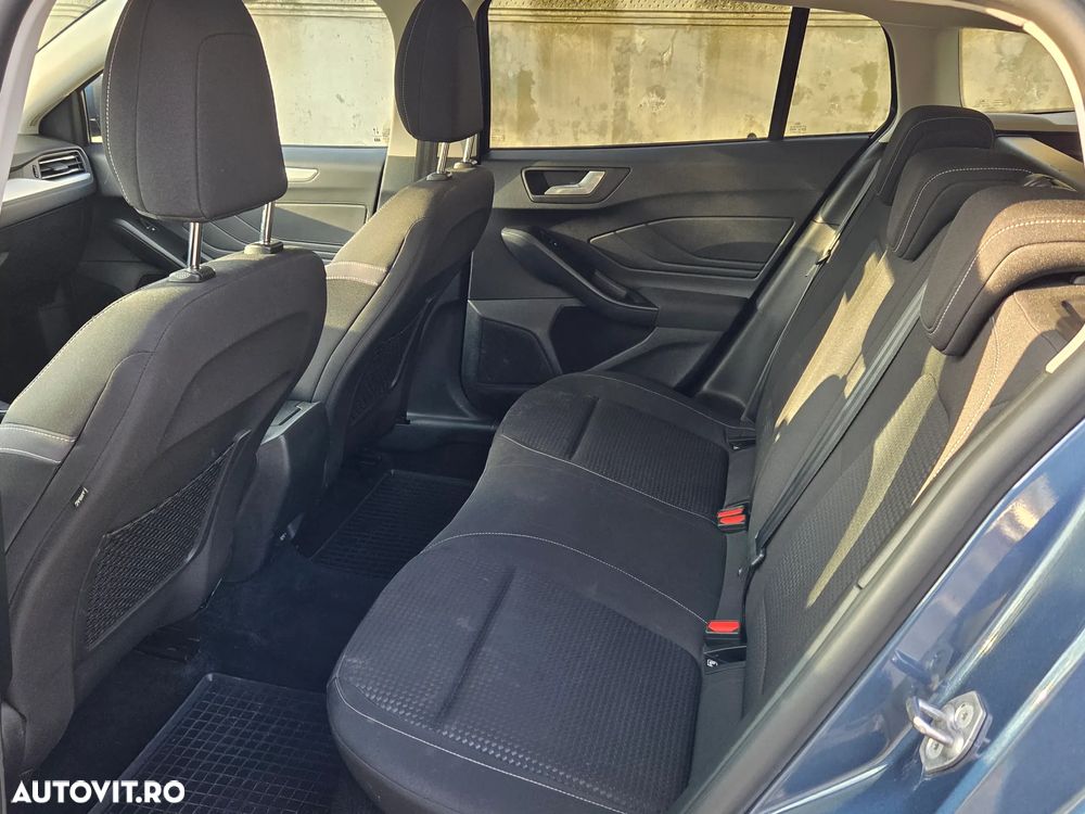 Ford Focus 1.0 EcoBoost MHEV Connected - 11