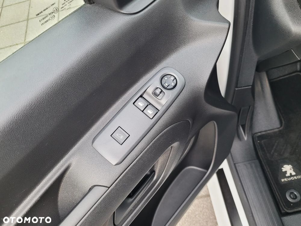 Peugeot Partner LONG AUTOMAT! KLIMA NAWIGACJA TEMPOMAT FV23% - 17