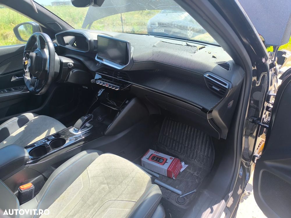 Peugeot 2008 e-2008 GT - 6