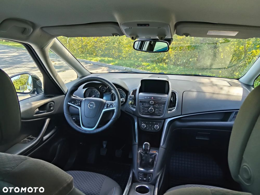 Opel Zafira - 14