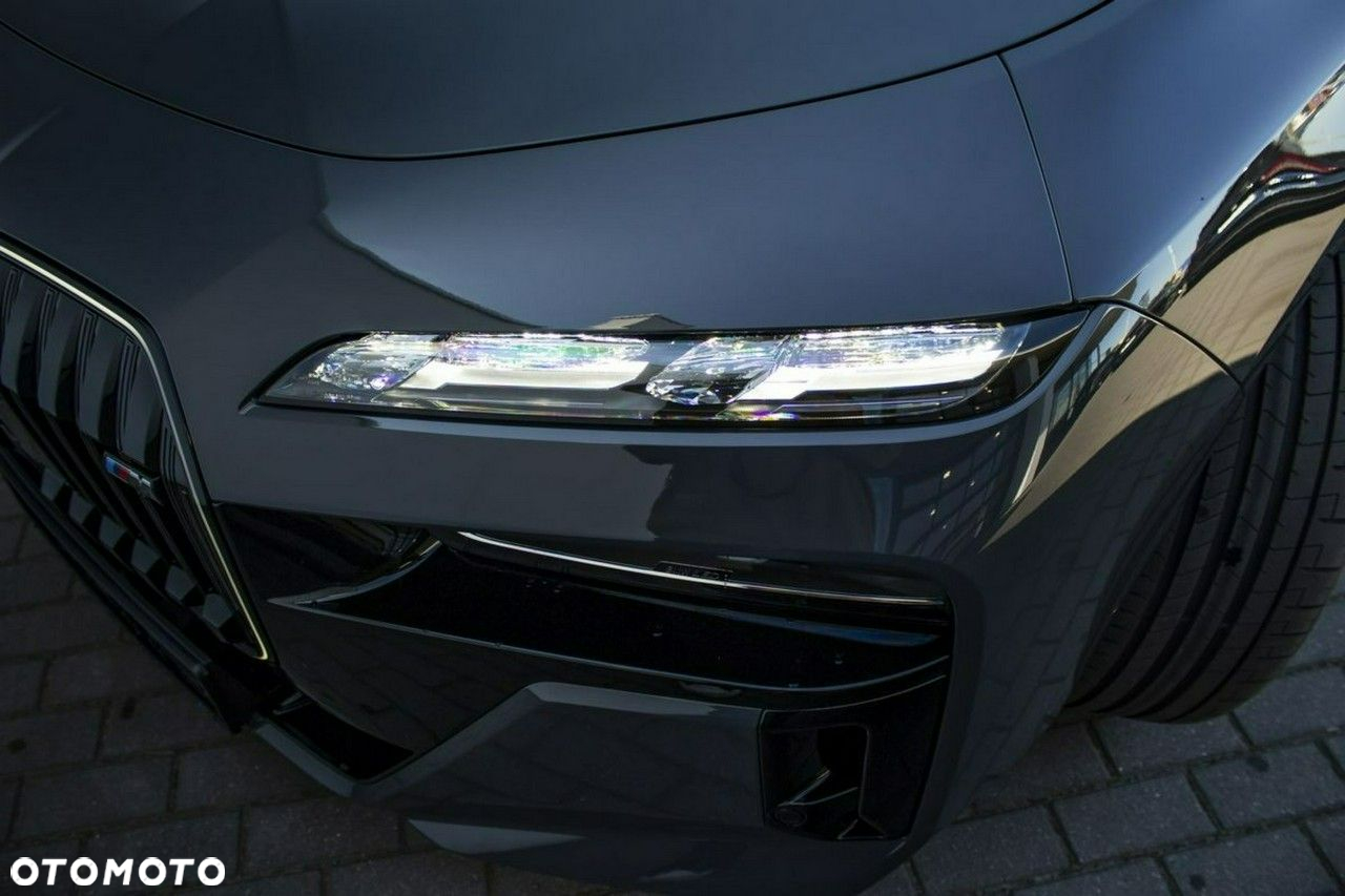 BMW Seria 7 - 8