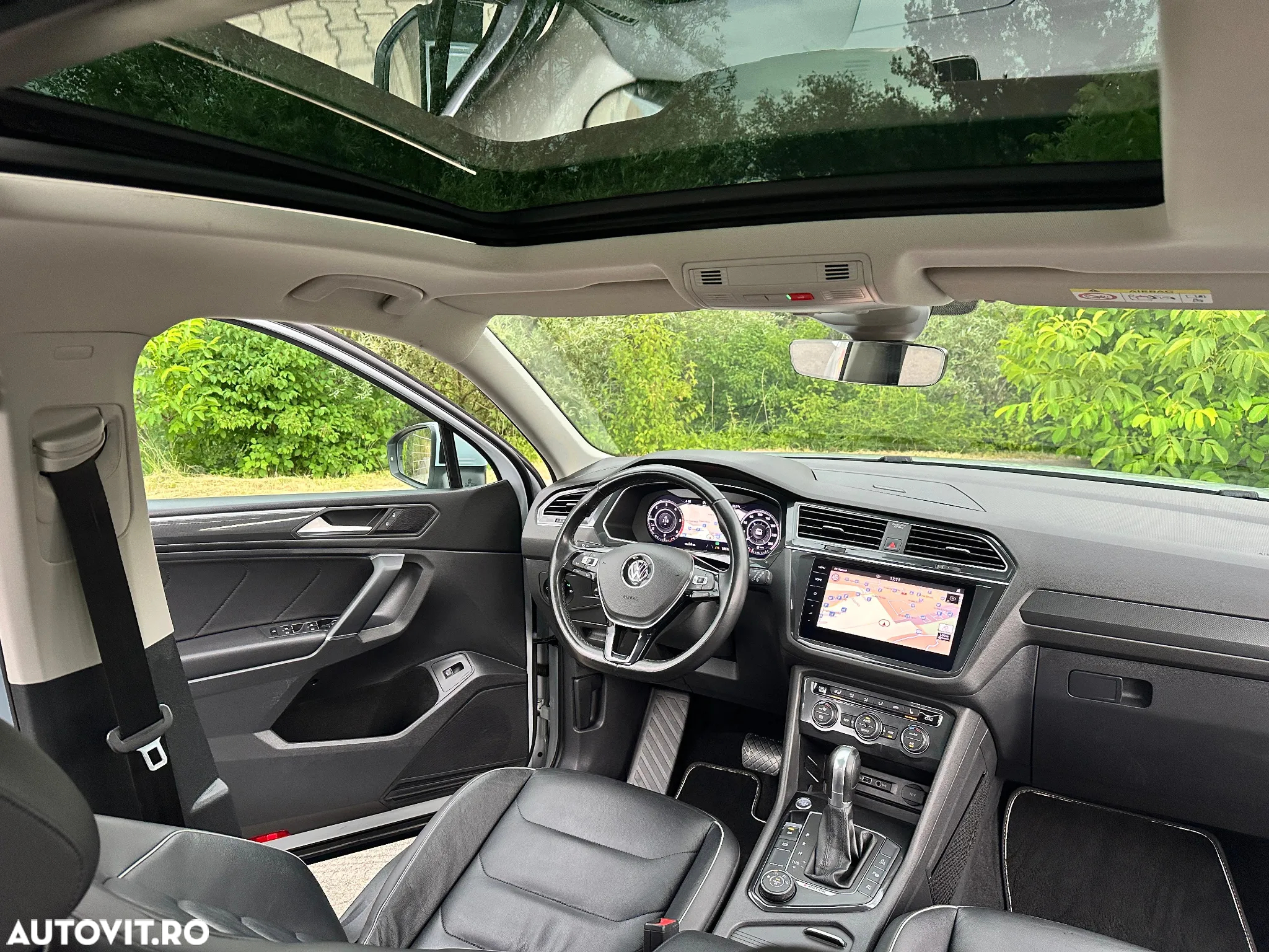 Volkswagen Tiguan Allspace 2.0 TDI 4Mot DSG R-Line - 10