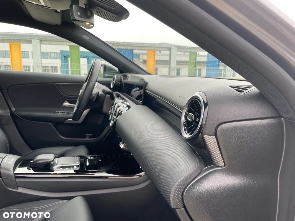 Mercedes-Benz Klasa A 180 Progressive 7G-DCT - 27