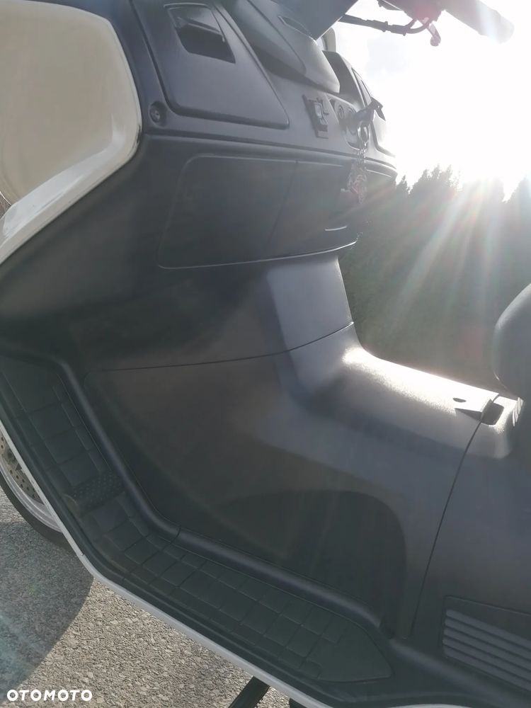 Suzuki Burgman - 11