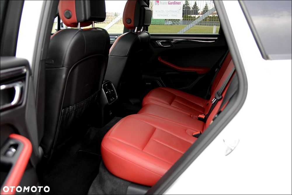Porsche Macan Standard - 23