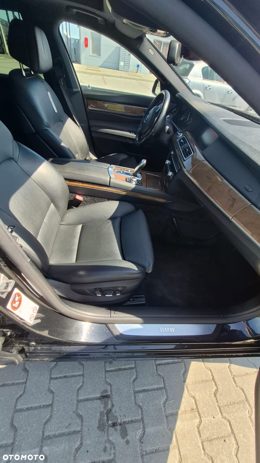 BMW Seria 7 750i xDrive - 9