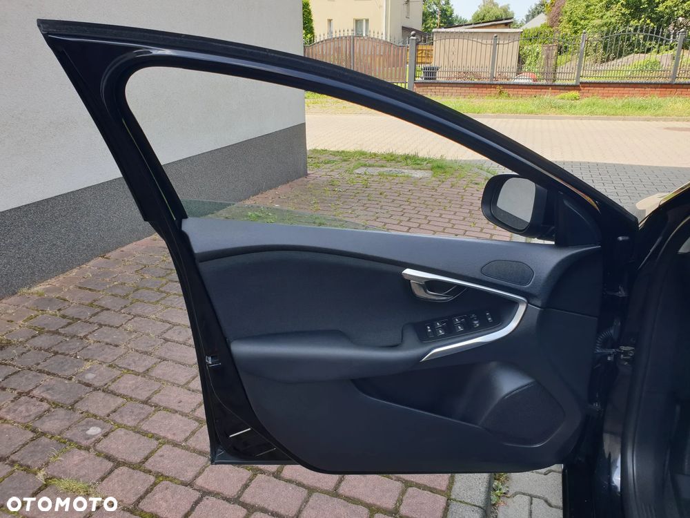 Volvo V40 D2 Summum - 22