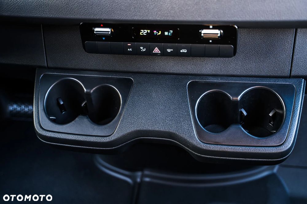 Mercedes-Benz Sprinter - 13