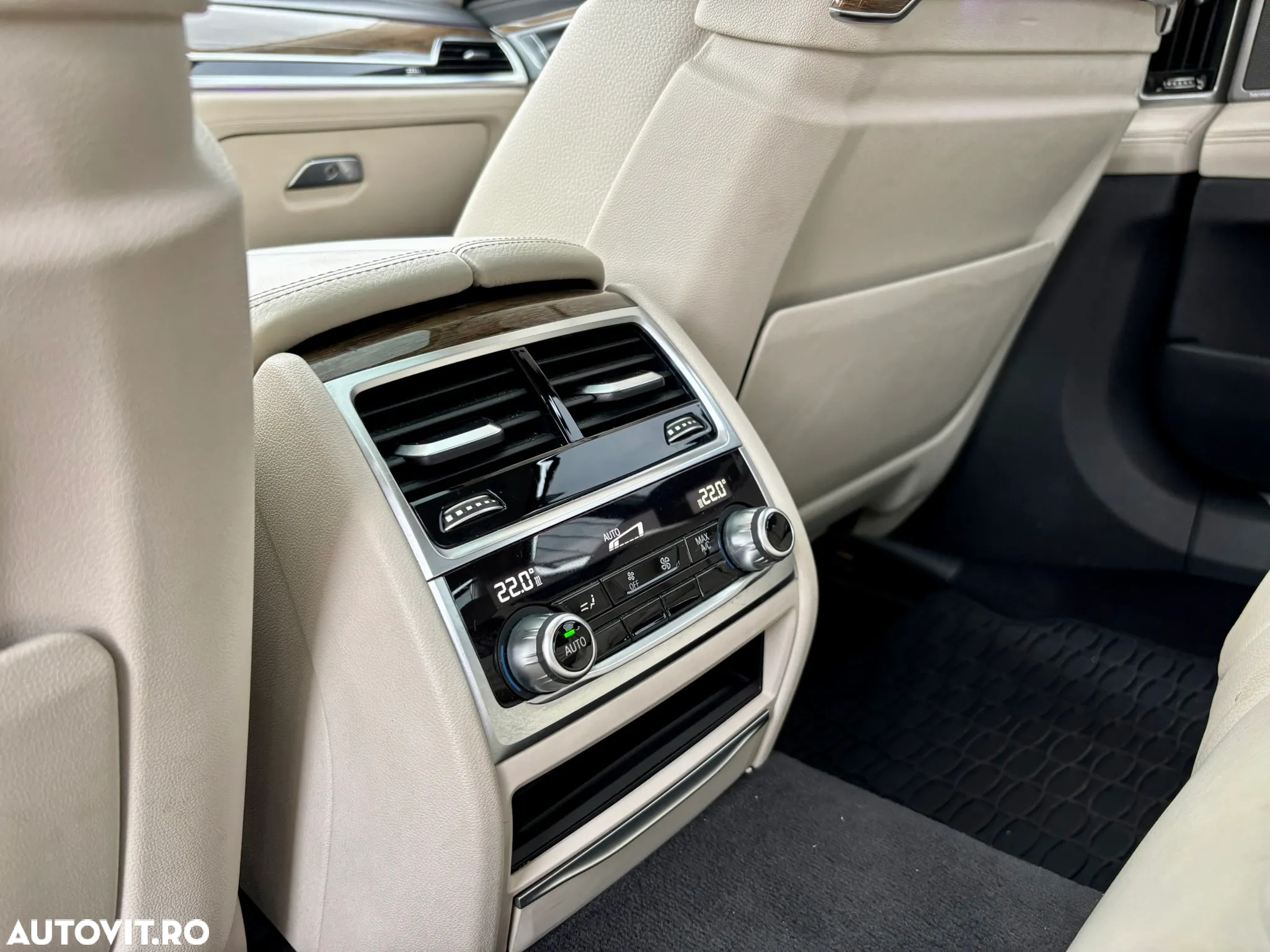 BMW Seria 7 730d xDrive - 34