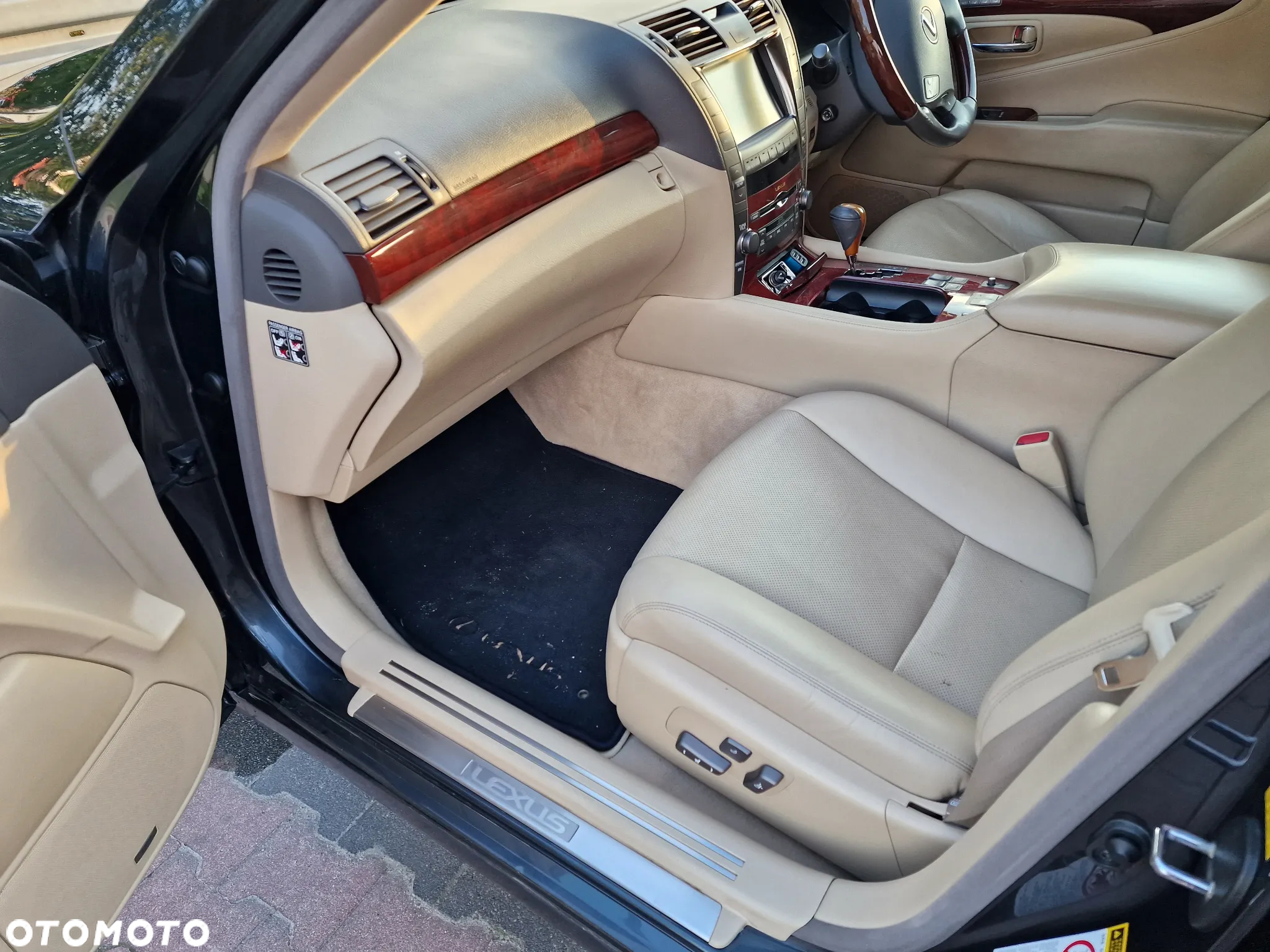 Lexus LS 460 - 10