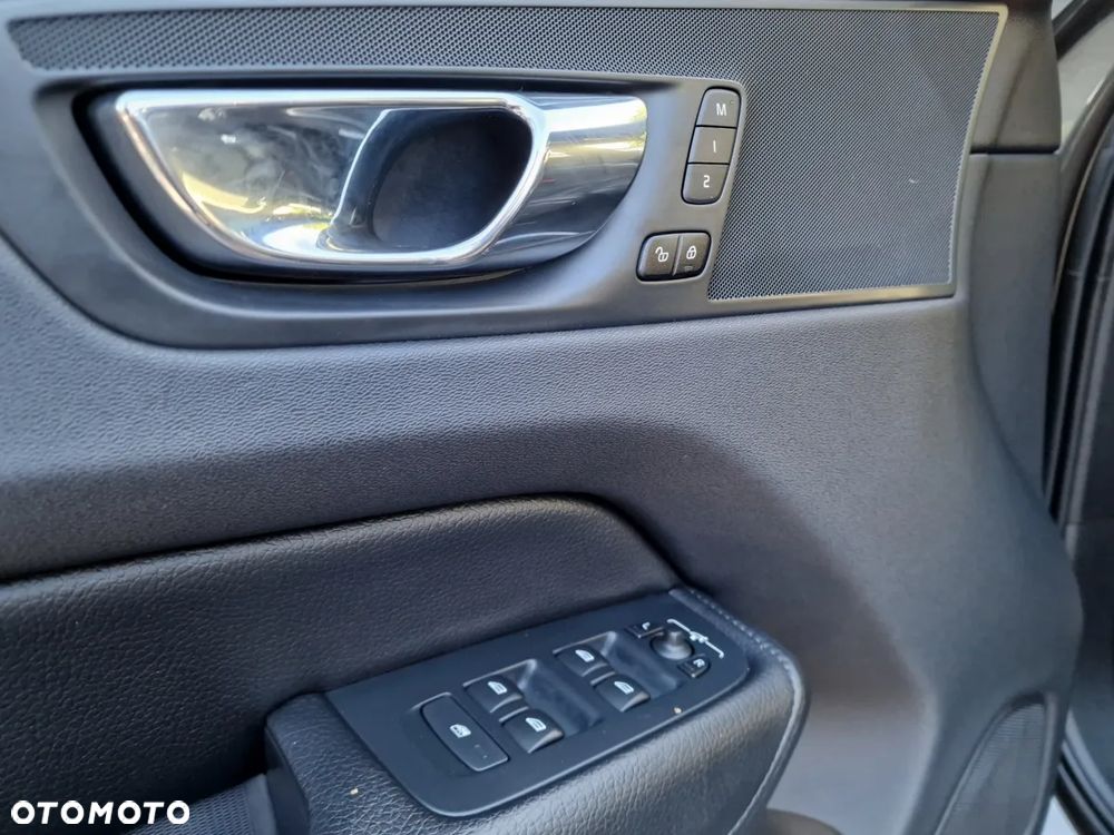Volvo XC 60 D4 AWD Geartronic Inscription - 25