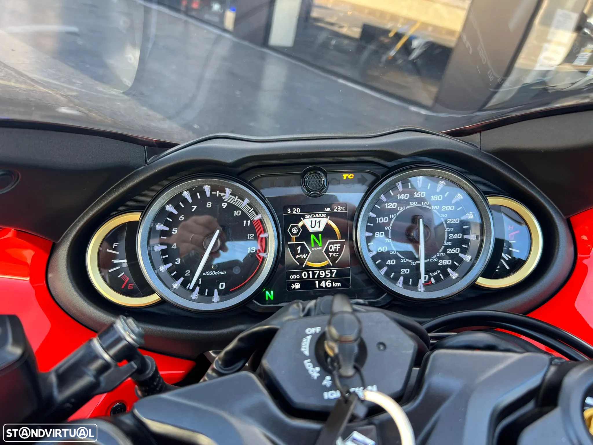 Suzuki GSX-R 1300 HAYABUSA 25th Anniversary Edition - 9