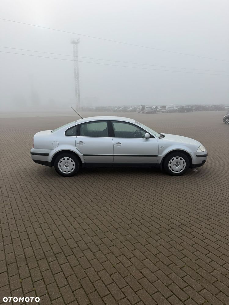 Volkswagen Passat 1.6 Basis - 6