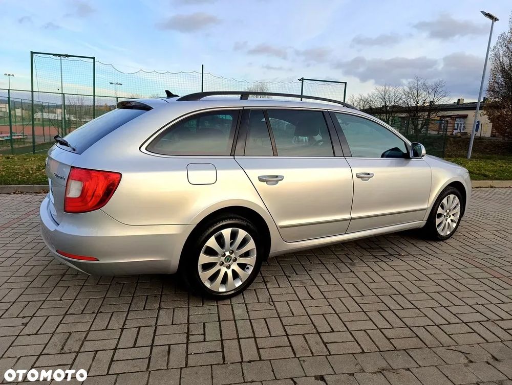 Skoda Superb 2.0 TDI DSG Exclusive - 29