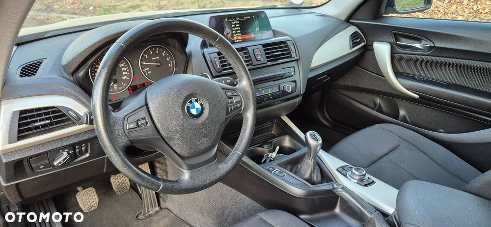 BMW Seria 1 116i - 10
