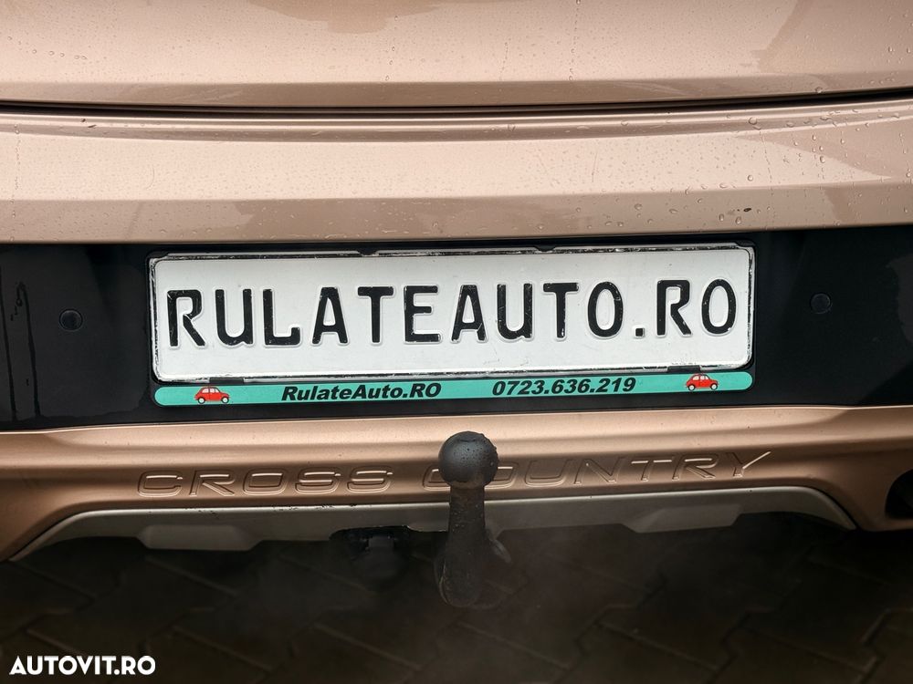 Volvo V40 Cross Country D3 Momentum - 23