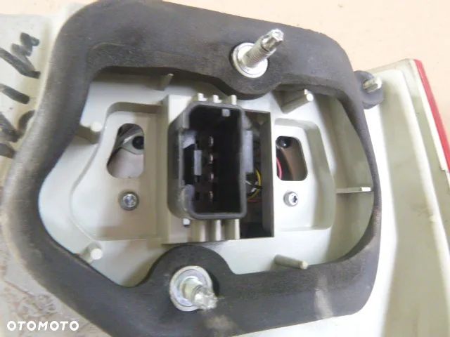 LAMPA PRAWY TYŁ PRAWA TYLNA VOLKSWAGEN JETTA V 05-10 - 8