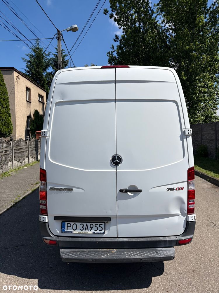 Mercedes-Benz Sprinter - 14