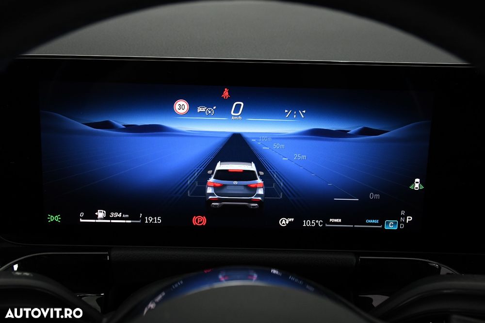 Mercedes-Benz GLA - 37