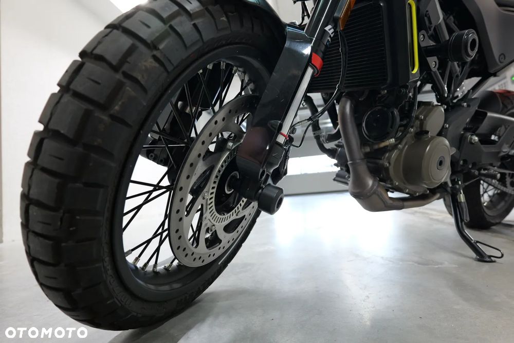Husqvarna Svartpilen - 7