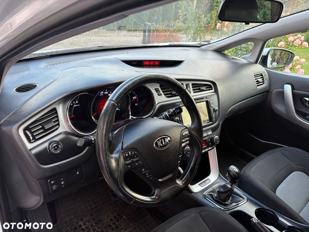 Kia Ceed - 24