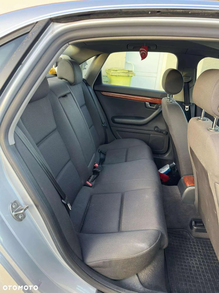 Audi A4 Limousine - 11