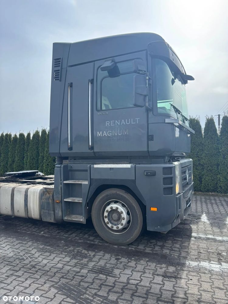 Renault MAGNUM - 4