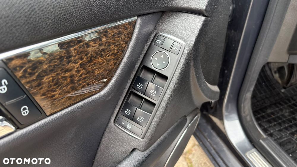 Mercedes-Benz Klasa C 220 CDI DPF Automatik BlueEFFICIENCY - 26