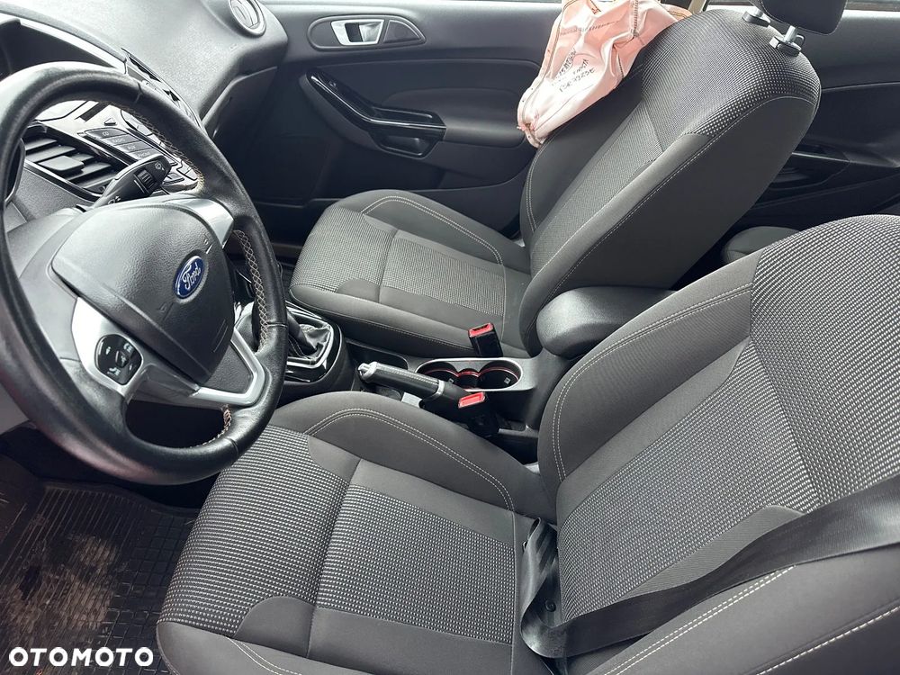 Ford Fiesta - 22