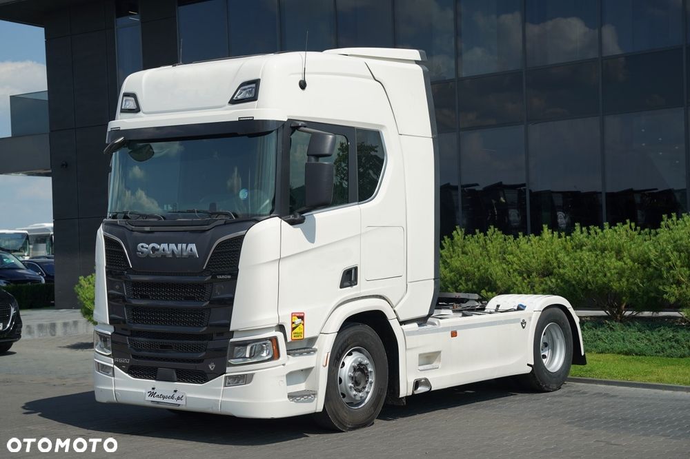 Scania R 520 / V8 / RETARDER / HYDRAULIKA / KLIMA POSTOJOWA / CAŁA NA PODUSZKACH / - 2