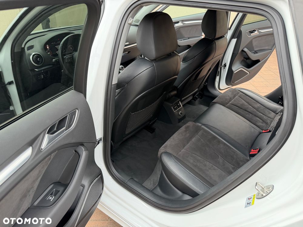 Audi A3 Sportback 2.0 TDI (clean diesel) quattro S tronic S line Sportpaket - 28