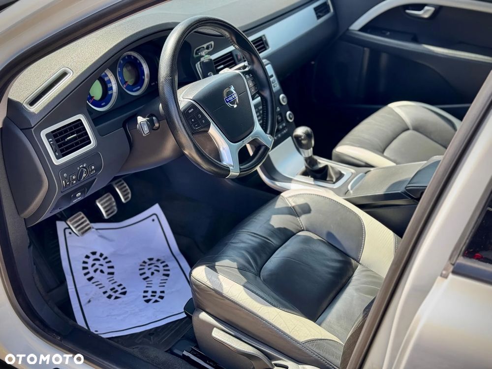 Volvo V70 2.5T R-Design Summum - 15