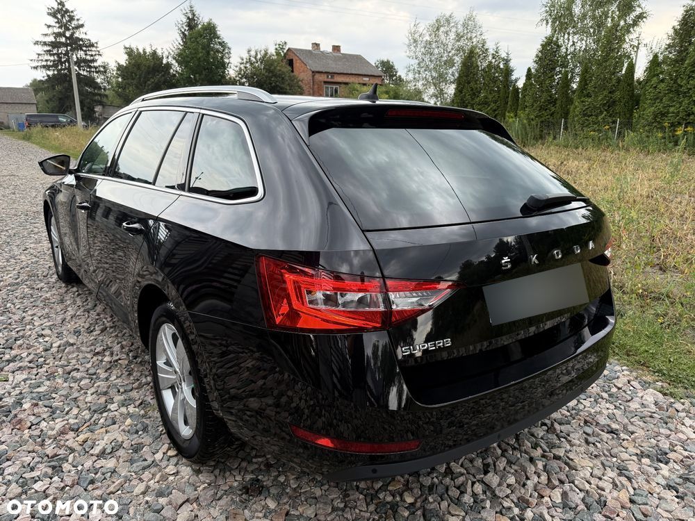 Skoda Superb 2.0 TDI DSG Premium Edition - 7
