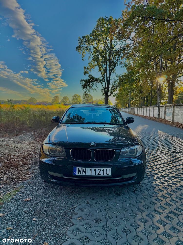 BMW Seria 1 116I 2011 photo 2