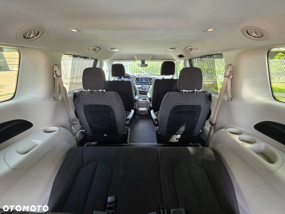Chrysler Pacifica - 28