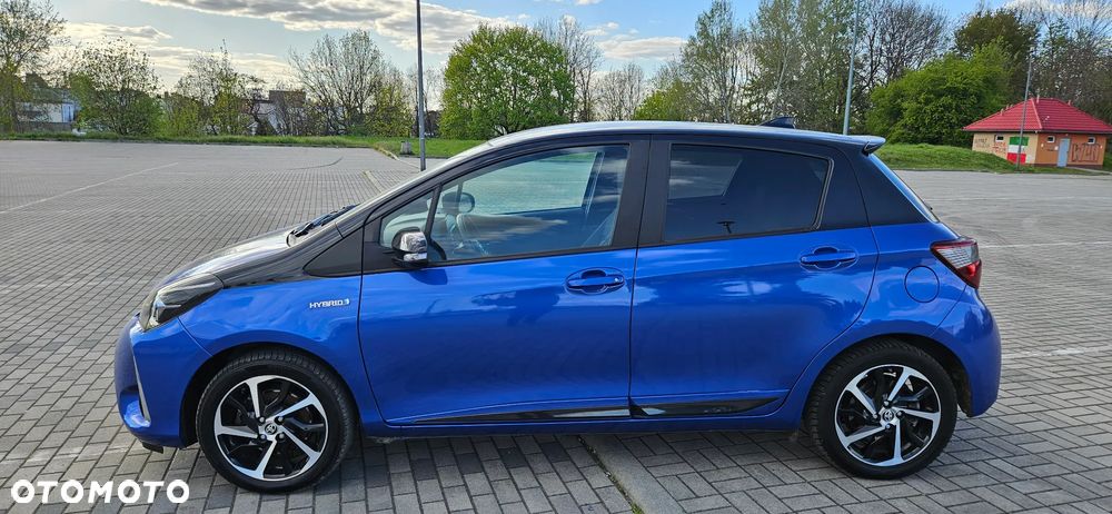 Toyota Yaris Hybrid 100 Selection Platinum - 21