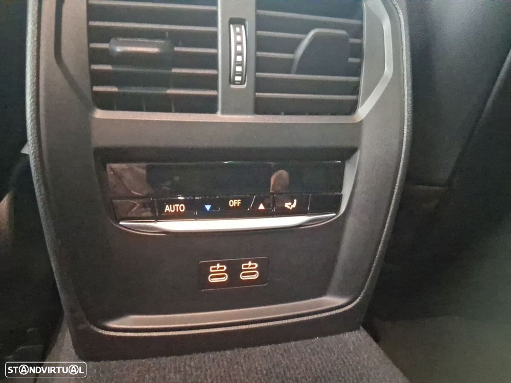 BMW i4 eDrive35 Edição Desportiva M - 28