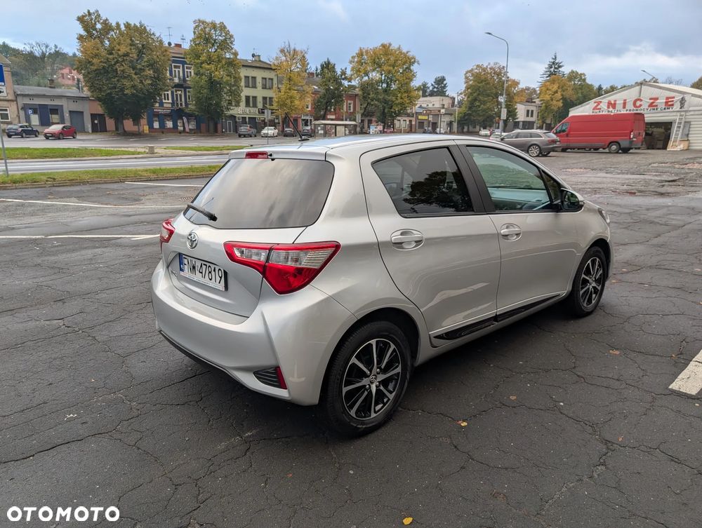 Toyota Yaris 1.5 Premium - 3