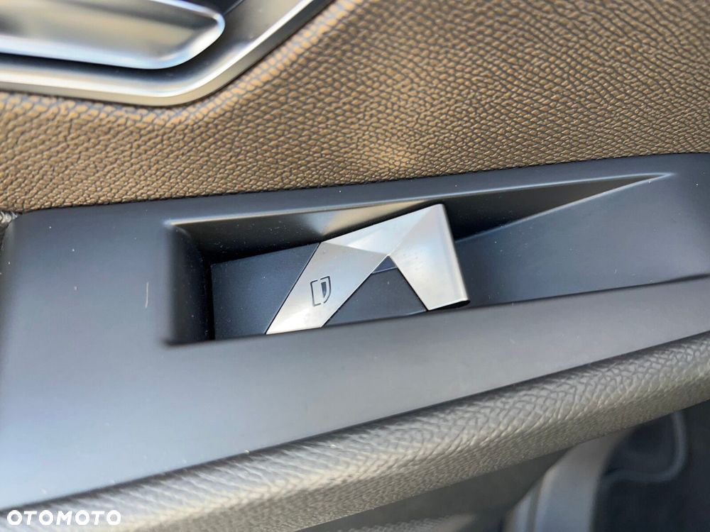 DS Automobiles DS 7 Crossback 1.6 PureTech So Chic - 12