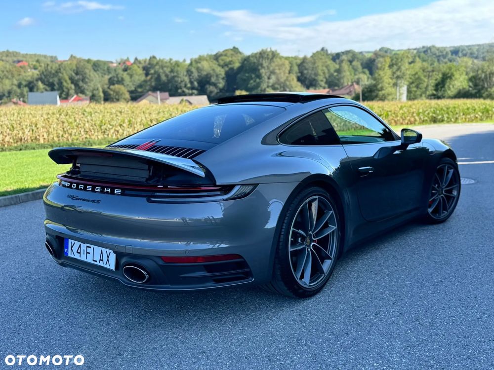 Porsche 911 Carrera 4S - 6